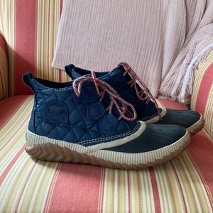 Women’s Sorel Out n’ About Navy 8.5 ❄️⛄️